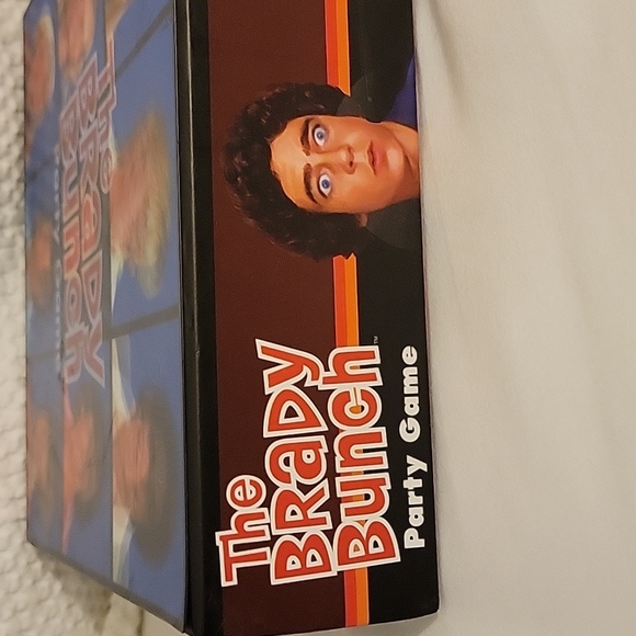 The Brady Bunch Party Board Game 3D Box Nostalgic Toy Card Game 3-8 players 9+ - Picture 4 of 7